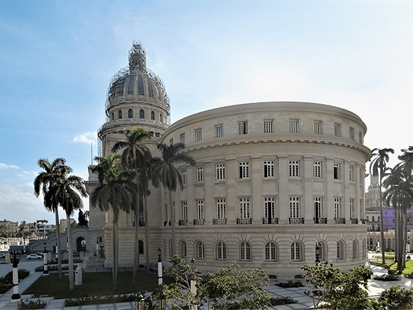Frauen erneuern Havanna