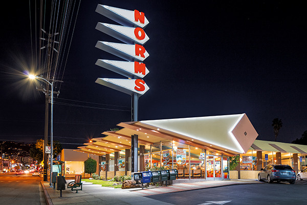 Ashok Sinha GAS AND GLAMOUR Roadside Architecture in Los Angeles