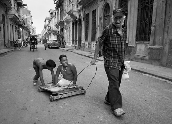 Anneke Wambaugh / Claire Garoutte Cuba. On a Given Day 