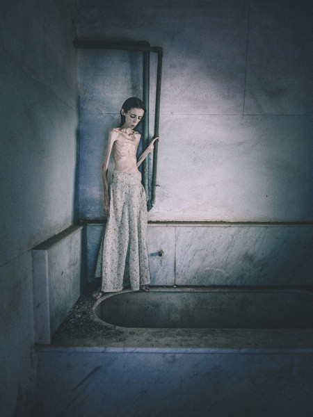 Norwegian photo-artist Lene Marie Fossen and her life with anorexia -  Kehrer Verlag