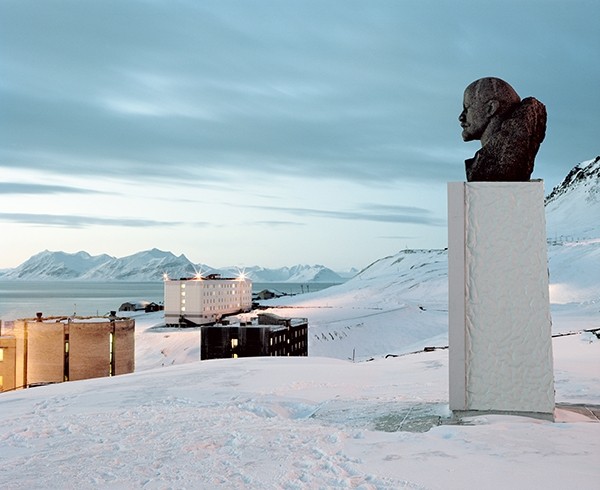 Julia de Cooker Svalbard – An Arcticficial Life 