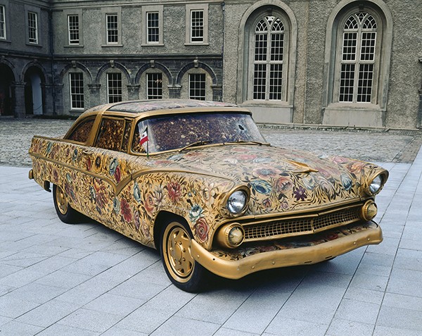 Museum Tinguely Car Fetish (English Edition) I drive, therefore I am